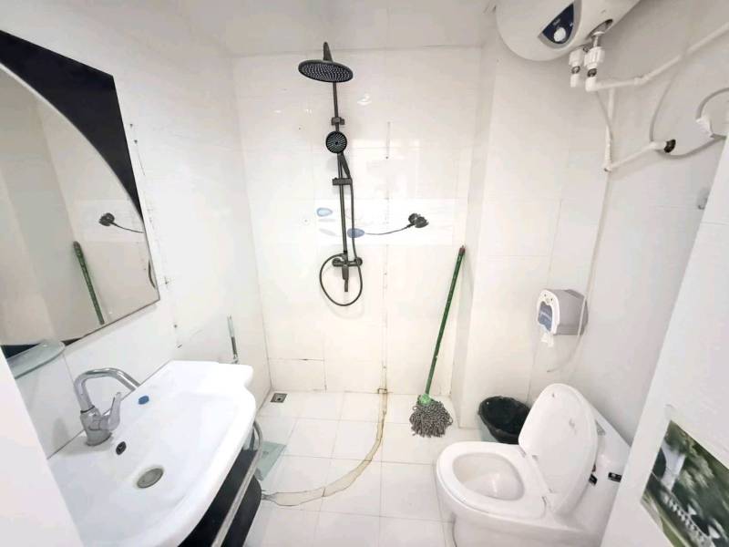 1室1廳1陽臺(tái) 七彩之門衛(wèi)生間