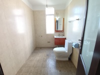 5室2廳2陽臺(tái) 名仕銀航衛(wèi)生間