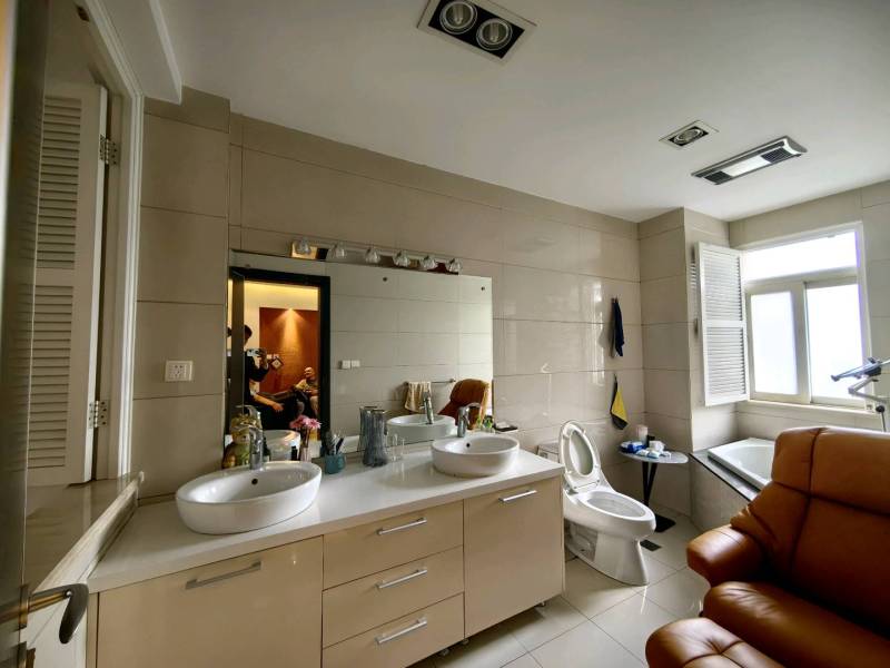 4室3廳2陽臺(tái) 云康園別墅衛(wèi)生間