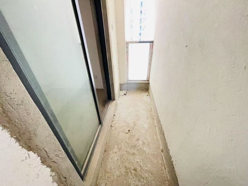 3室2廳1陽臺(tái) 譽(yù)峰峰景陽臺(tái)