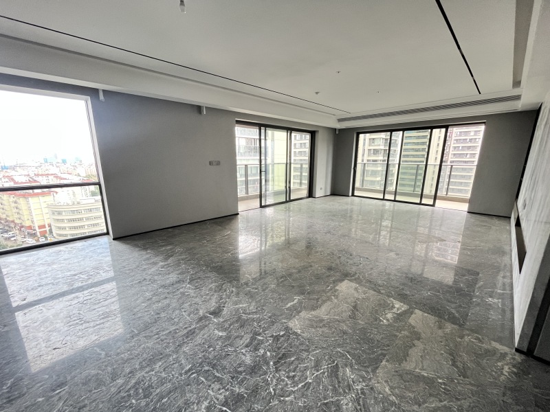 5室2廳2陽臺 龍湖錦粼天序客廳