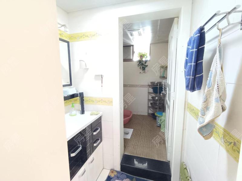 3室2廳 秋苑小區(qū)二期衛(wèi)生間