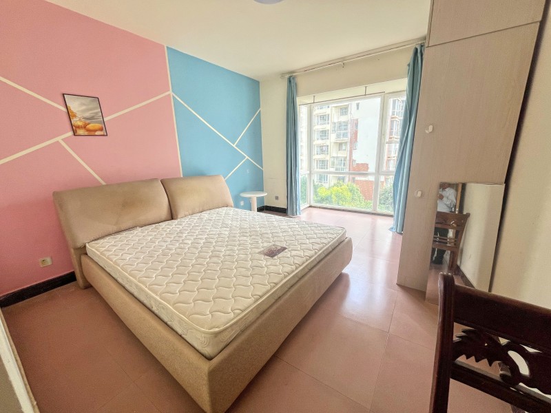 3室2廳1陽臺(tái) 第一國際臥室