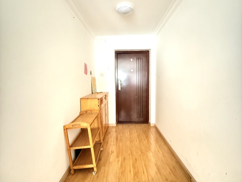 3室1廳1陽臺 西南海天璽苑門廳