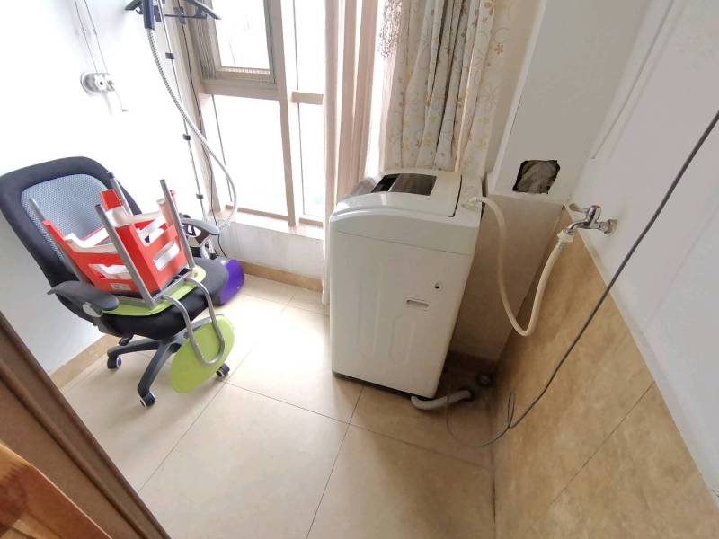 2室2廳1陽(yáng)臺(tái) 同德昆明廣場(chǎng)上北區(qū)陽(yáng)臺(tái)