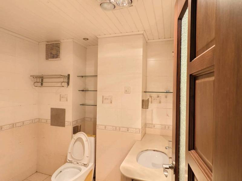 4室2廳2陽(yáng)臺(tái) 福信花園衛(wèi)生間