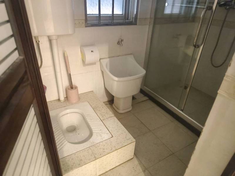 5室3廳4陽臺 湖畔之夢別墅衛(wèi)生間