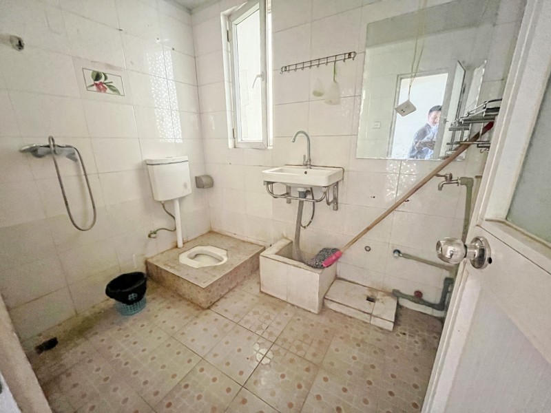 3室2廳1陽臺(tái) 第一國際衛(wèi)生間