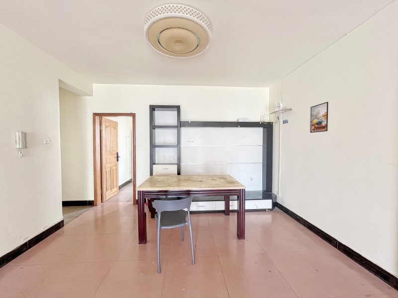 3室2廳1陽臺(tái) 第一國際餐廳