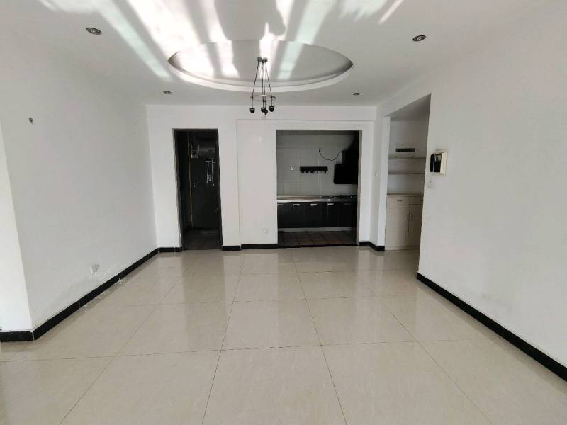 4室2廳2陽臺 金域緹香餐廳