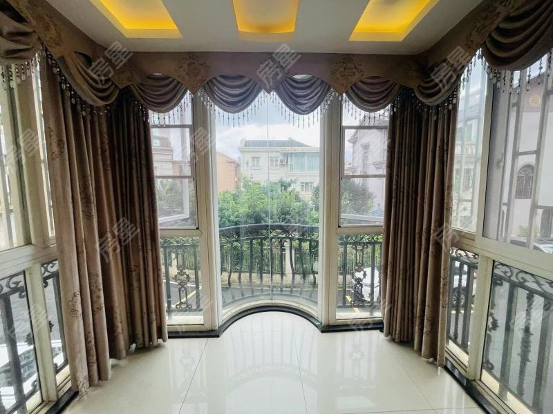 4室2廳2陽臺 ?？祷▓@陽臺