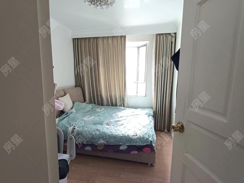 3室2廳 秋苑小區(qū)二期臥室