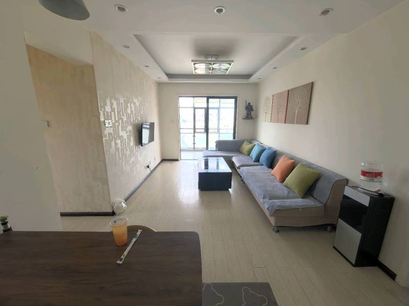 2室2廳1陽(yáng)臺(tái) 上東城客廳