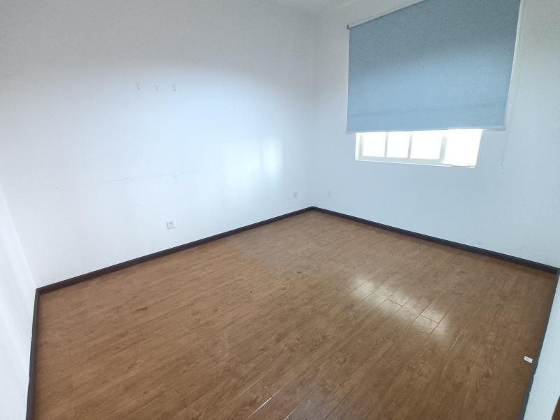 5室2廳2陽臺(tái) 名仕銀航臥室