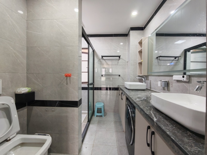 4室3廳1陽臺(tái) 中海云麓九里一期別墅衛(wèi)生間