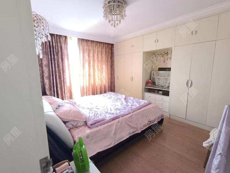 3室2廳 秋苑小區(qū)二期臥室