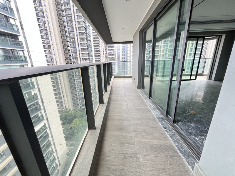 5室2廳2陽臺 龍湖錦粼天序陽臺