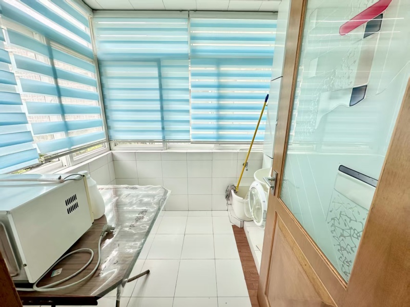 4室2廳2陽臺(tái) 萬源小區(qū)陽臺(tái)