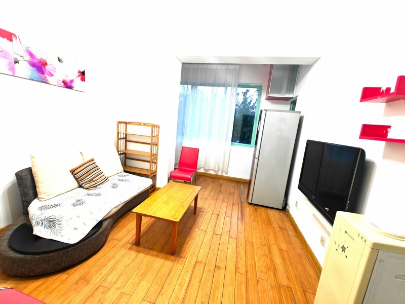 1室1廳1陽臺 水晶俊園客廳