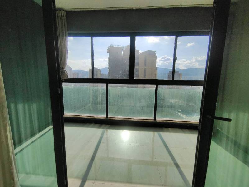 4室2廳2陽臺 金域緹香陽臺