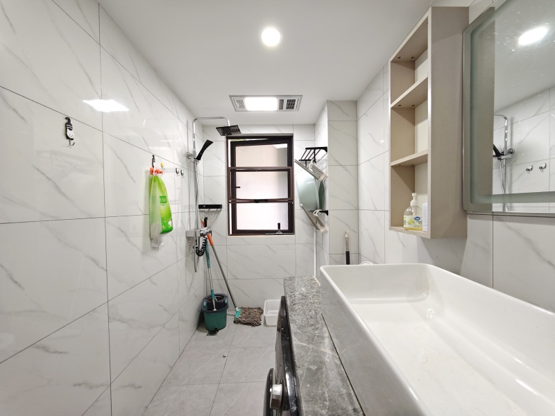 4室3廳1陽臺(tái) 中海云麓九里一期別墅衛(wèi)生間