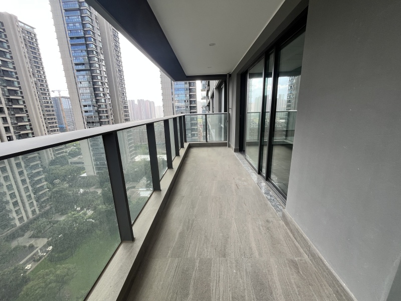 5室2廳2陽臺 龍湖錦粼天序陽臺