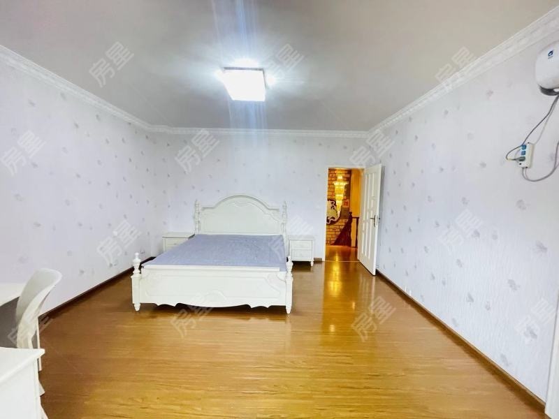 4室2廳2陽臺 裕康花園臥室