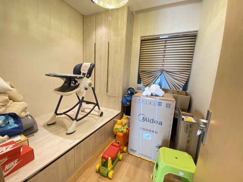 4室2廳2陽臺 江東境界臥室