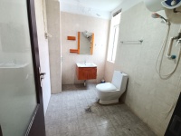 5室2廳2陽臺(tái) 名仕銀航衛(wèi)生間