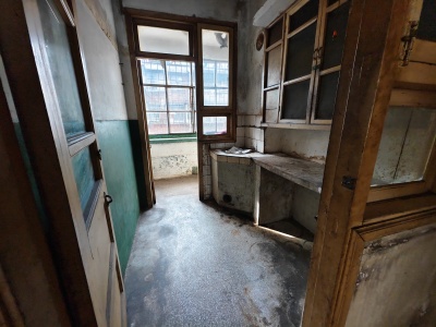 2室1廳1陽臺(tái) 穿金路煤機(jī)廠宿舍