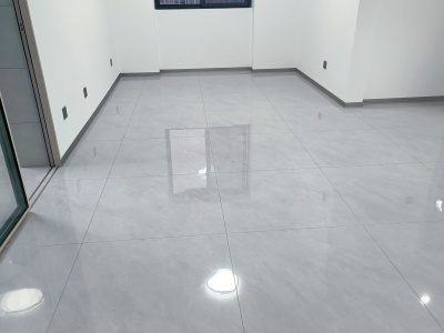 3室2廳2陽(yáng)臺(tái) 國(guó)?,F(xiàn)代城海棠苑