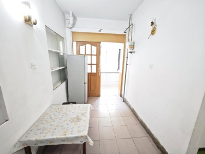 2室1廳1陽臺(tái) 東風(fēng)巷53號(hào)