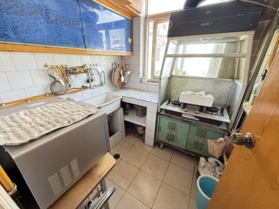 2室2廳1陽(yáng)臺(tái) 船房小區(qū)