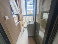 3室2廳 昆明湖中壩14號(hào)地塊臻園B區(qū)陽(yáng)臺(tái)