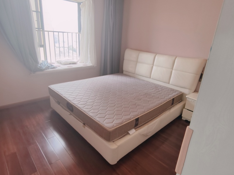 3室2廳1陽臺(tái) 萬宏國際三期臥室