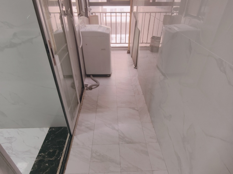 3室2廳1陽臺(tái) 萬宏國際三期陽臺(tái)