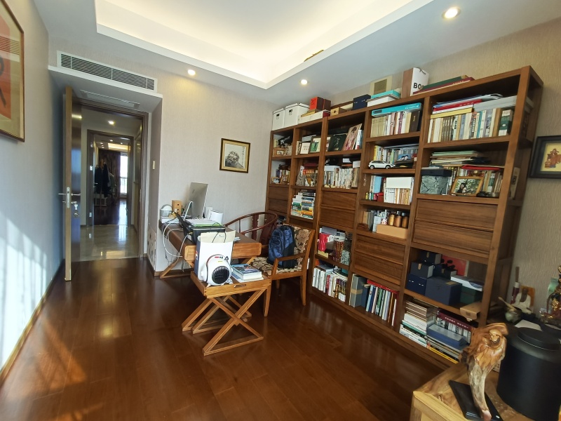 5室2廳2陽臺(tái) 七彩俊園書房