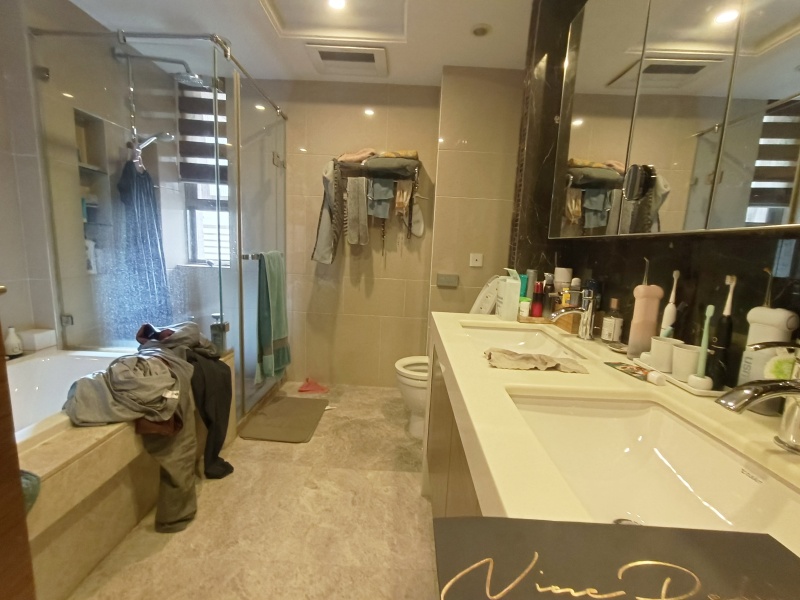 5室2廳2陽臺(tái) 七彩俊園衛(wèi)生間