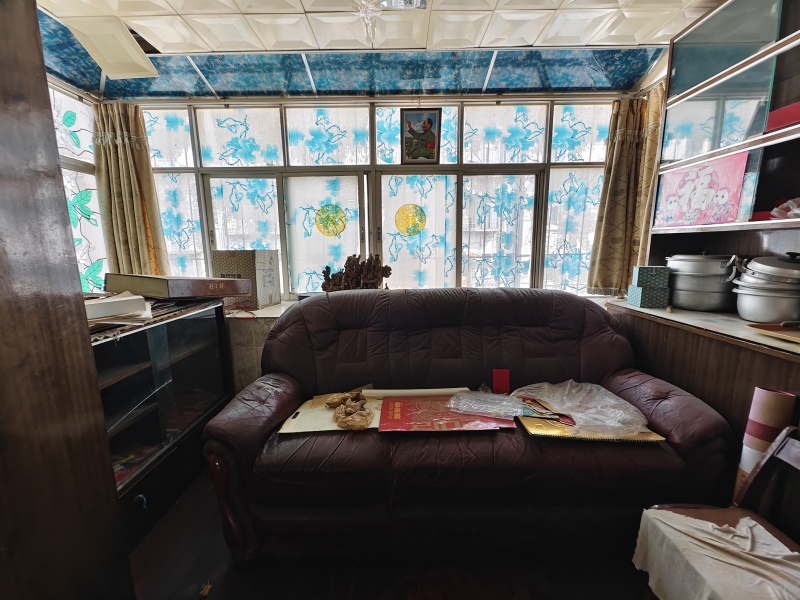 2室2廳1陽(yáng)臺(tái) 穿金路煤機(jī)廠宿舍陽(yáng)臺(tái)