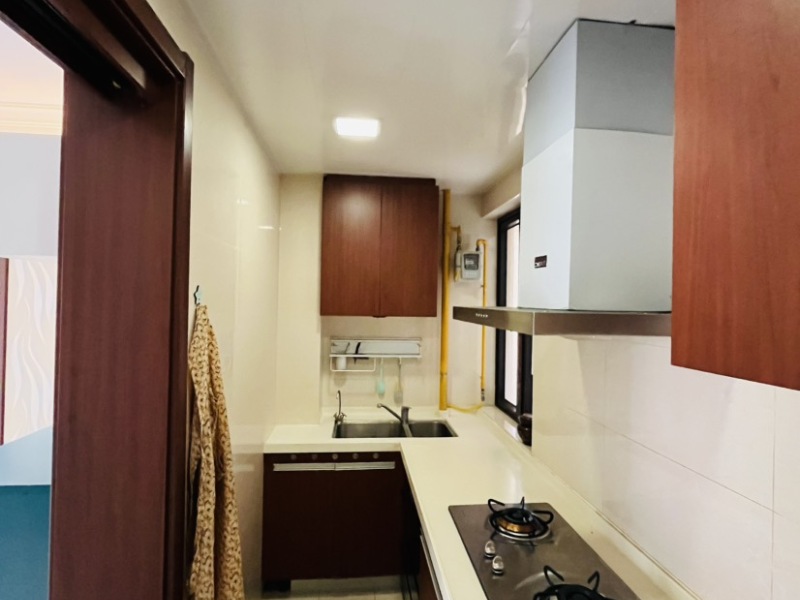 3室2廳1陽臺 金地悅天下一期廚房