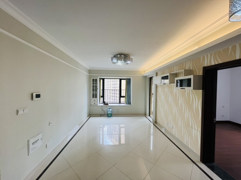 3室2廳1陽臺 金地悅天下一期客廳