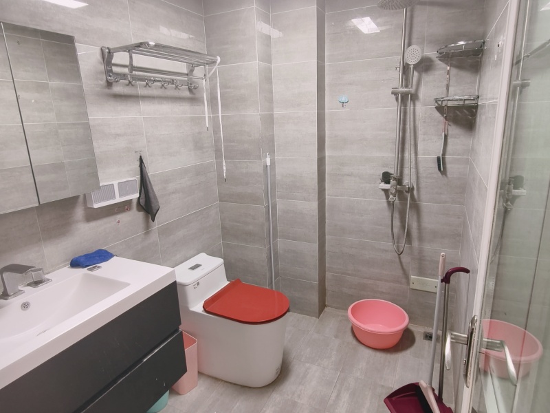 3室2廳1陽臺(tái) 萬宏國際三期衛(wèi)生間