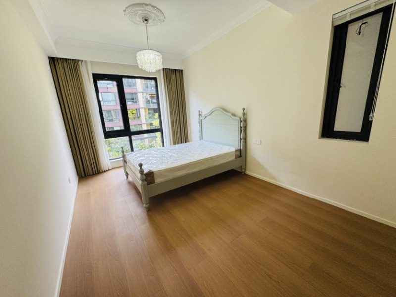 4室2廳 華夏四季二期臥室