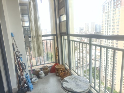 3室2廳2陽臺(tái) 拓東大城二期