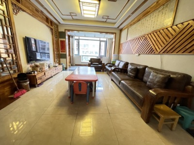 3室2廳2陽(yáng)臺(tái) 東玉花園