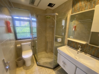 3室2廳2陽臺 國福現(xiàn)代城薔薇苑