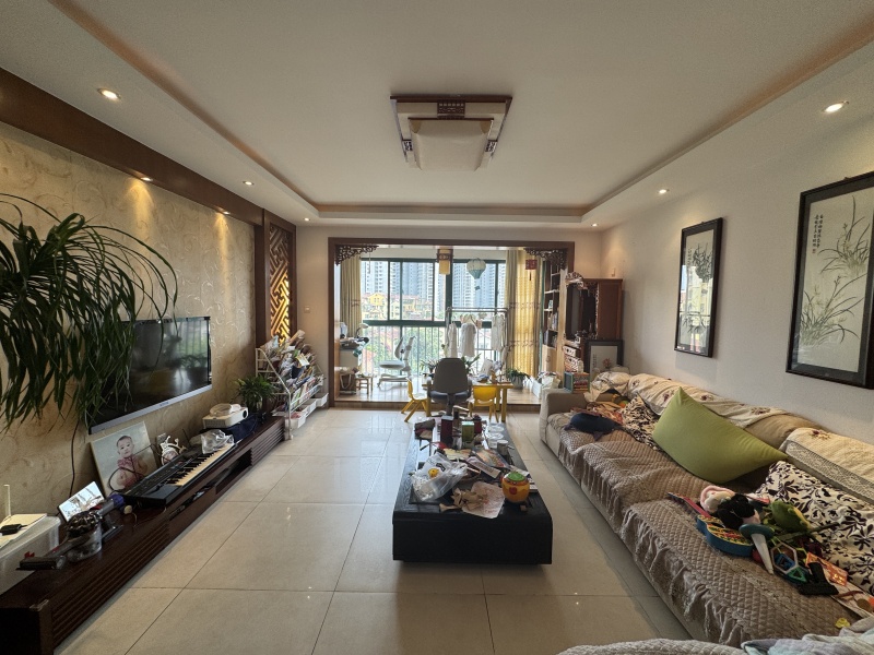 3室2廳 滇池印象花園客廳