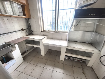 3室2廳1陽臺 鑫苑小區(qū)