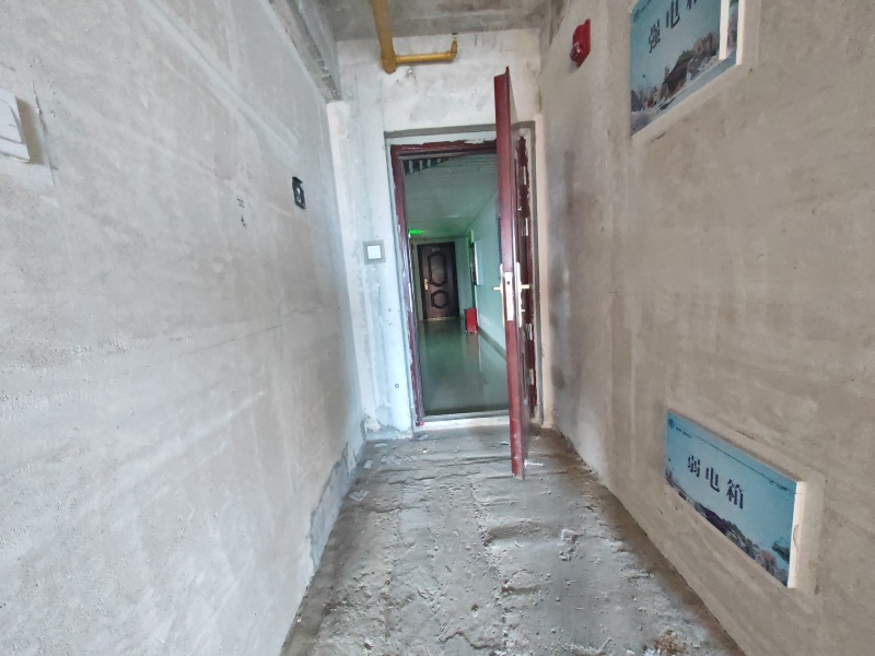 3室2廳1陽臺 碧桂園龍騰世家一期門廳