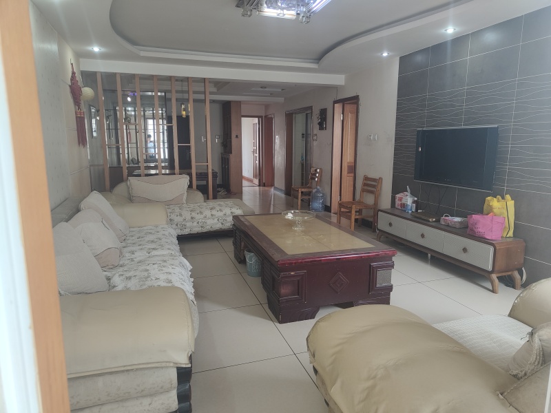 3室2廳1陽臺 玫瑰灣小區(qū)客廳